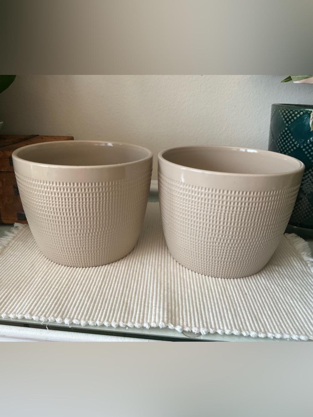 Set of 2 Durable Plastic Taupe Planter Cache Pots